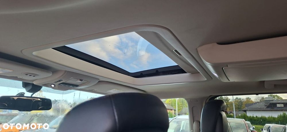 Chrysler Town & Country 3.6 Limited - 18