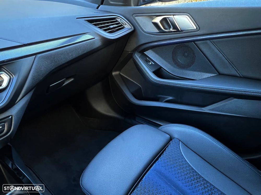 BMW 116 d Pack Desportivo M Auto - 23