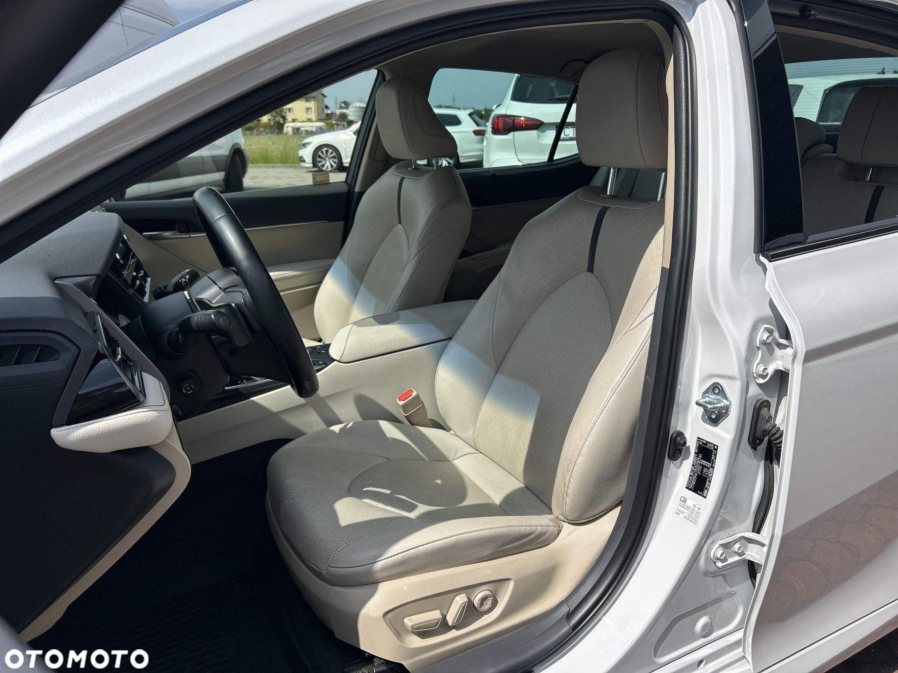 Toyota Camry - 12