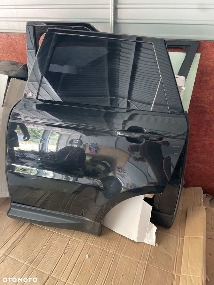 Drzwi lewe tylne Range Rover Sport L494 - 2