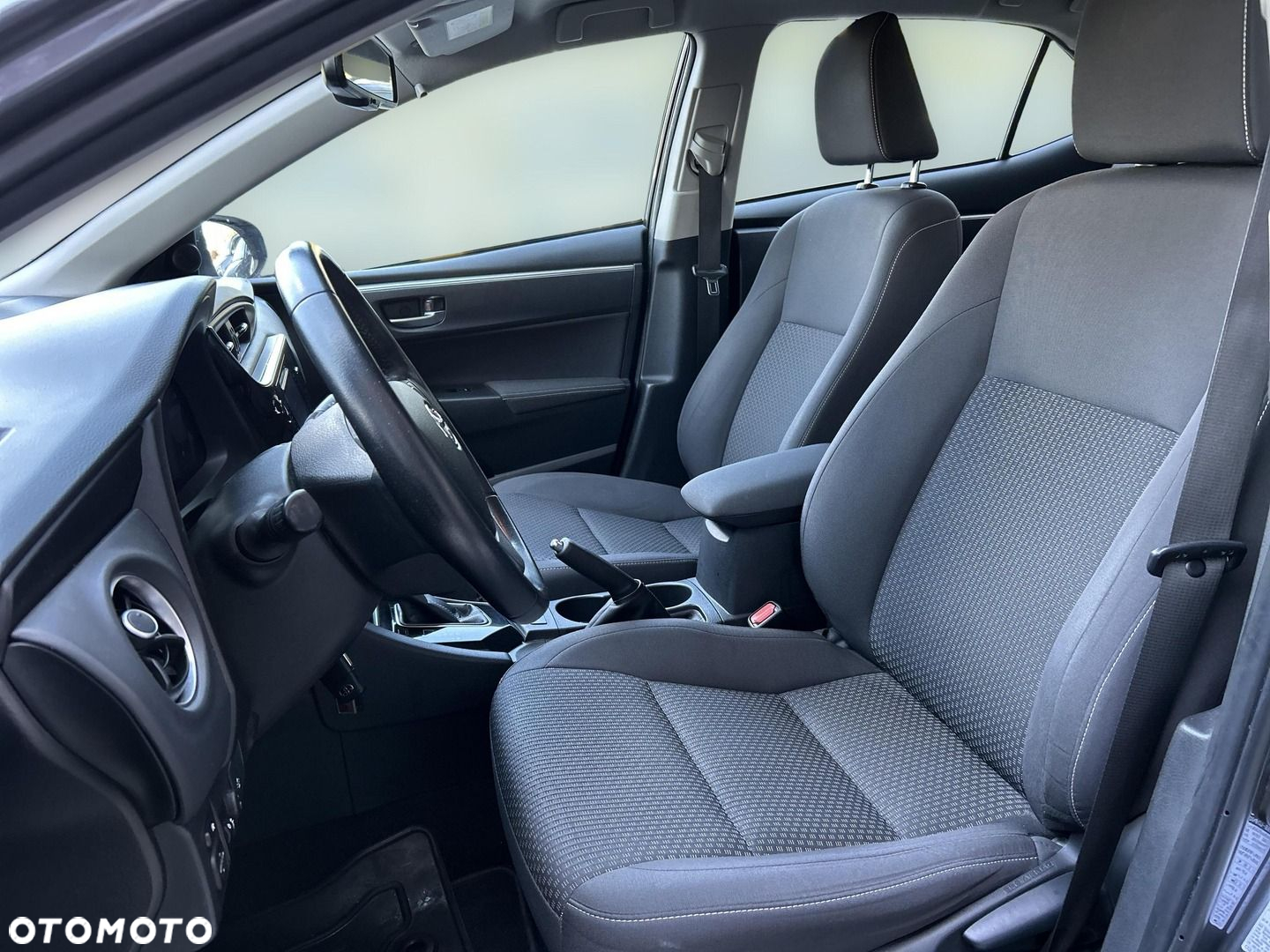 Toyota Corolla - 8