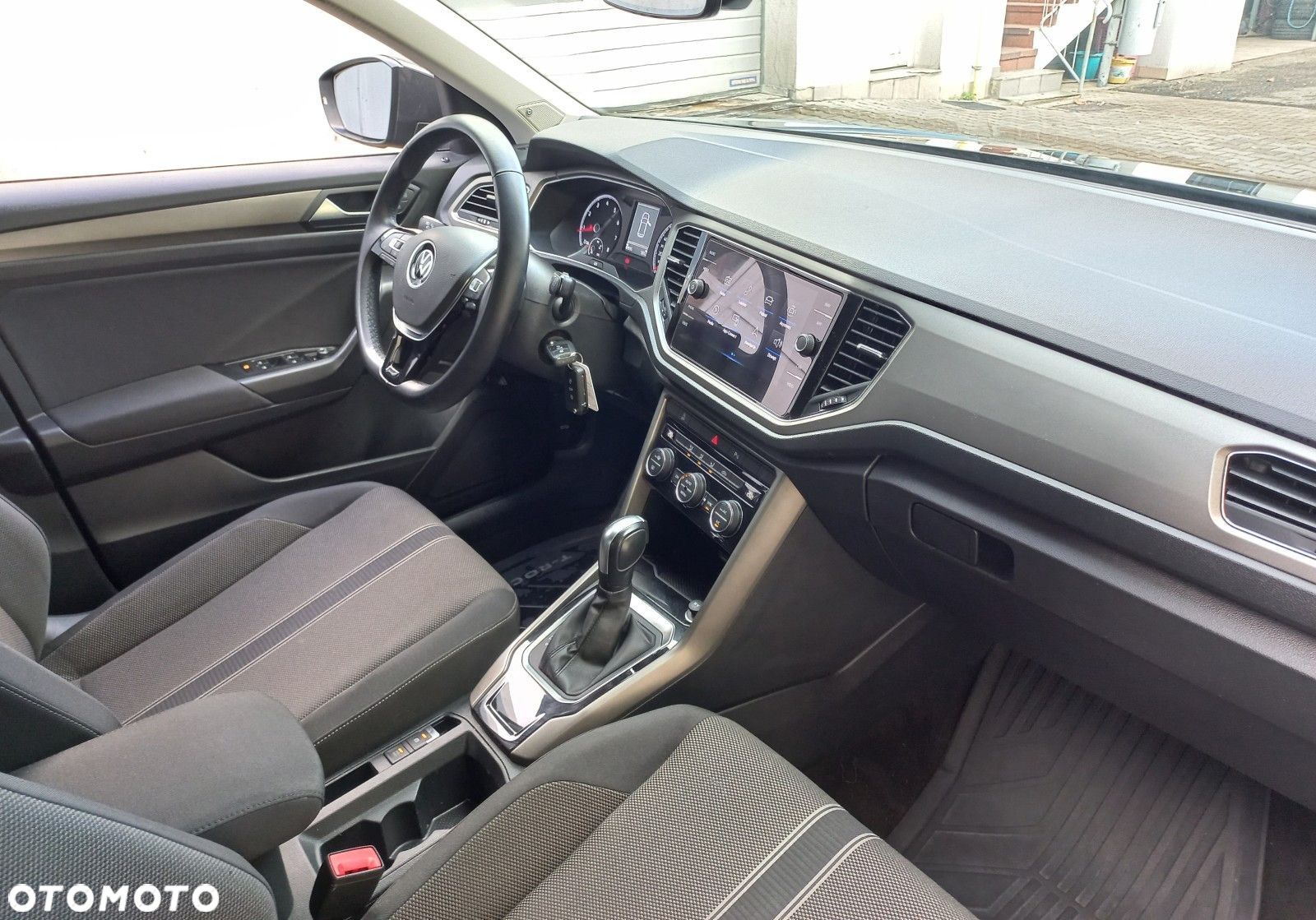 Volkswagen T-Roc - 11