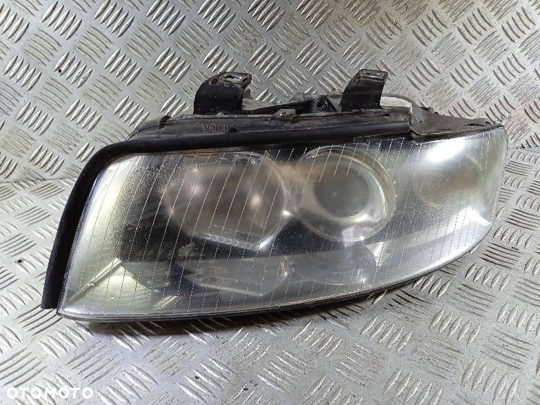 LAMPA LEWA PRZEDNIA AUDI A4 B6 - 1