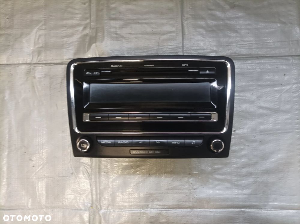 Skoda SuperB II radiodtwarzacz oryginał 3t0035161 - 1