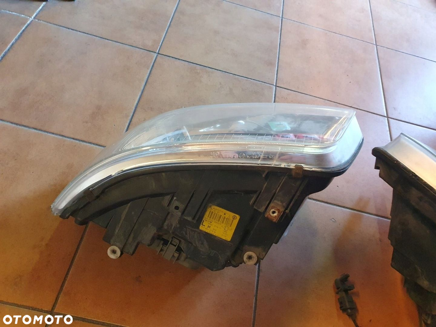 REFLEKTOR L/P VW TRANSPORTER T5 - 5