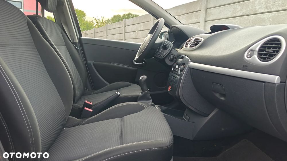Renault Clio 1.5 dCi Alize - 23