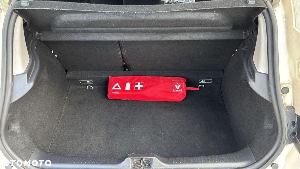 Renault Clio 1.2 16V Life - 15