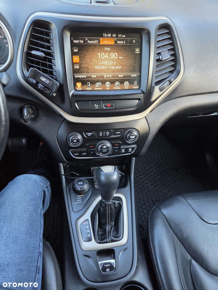 Jeep Cherokee - 20