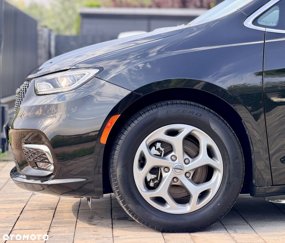 Chrysler Pacifica - 4