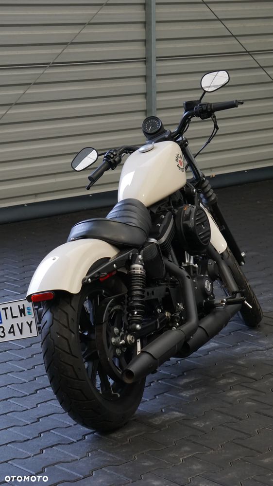 Harley-Davidson Sportster Iron 883 - 17