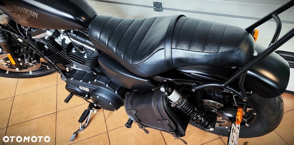 Harley-Davidson Sportster Iron 883 - 19