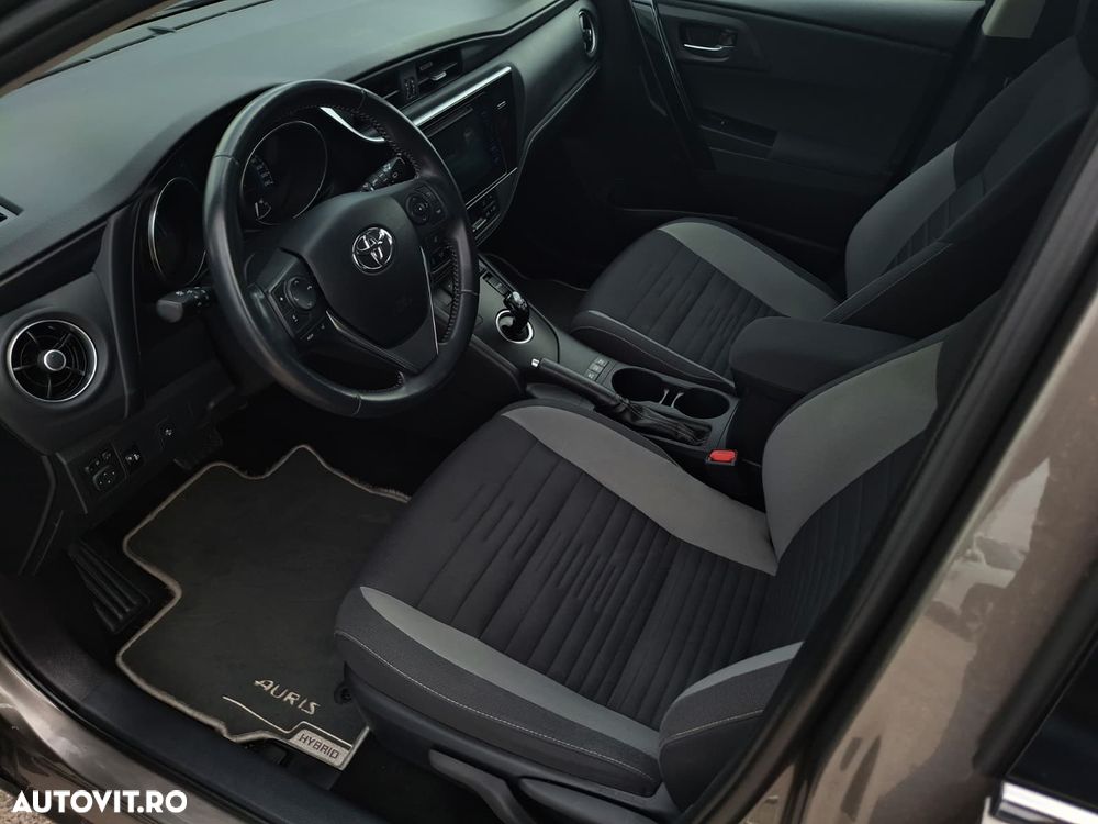 Toyota Auris - 14