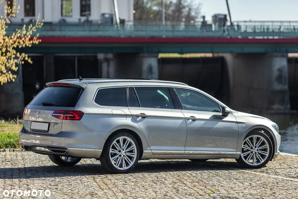 Volkswagen Passat Variant 2.0 TDI SCR 4Motion DSG Highline - 13