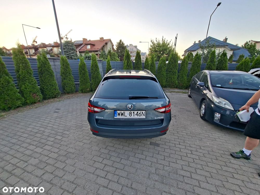 Skoda Superb 2.0 TDI Ambition - 15