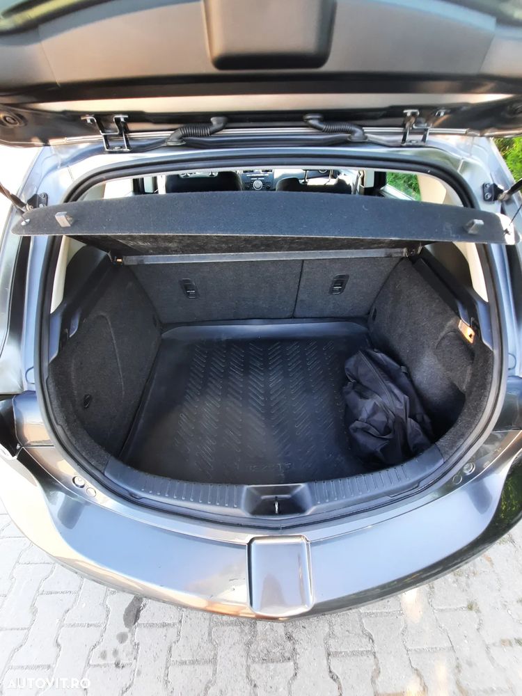 Mazda 3 - 10