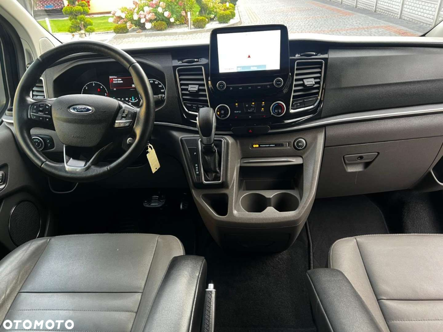 Ford Tourneo Custom - 34
