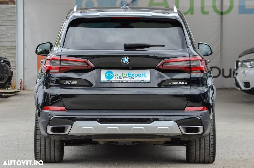 BMW X5 2022 — imagine 9