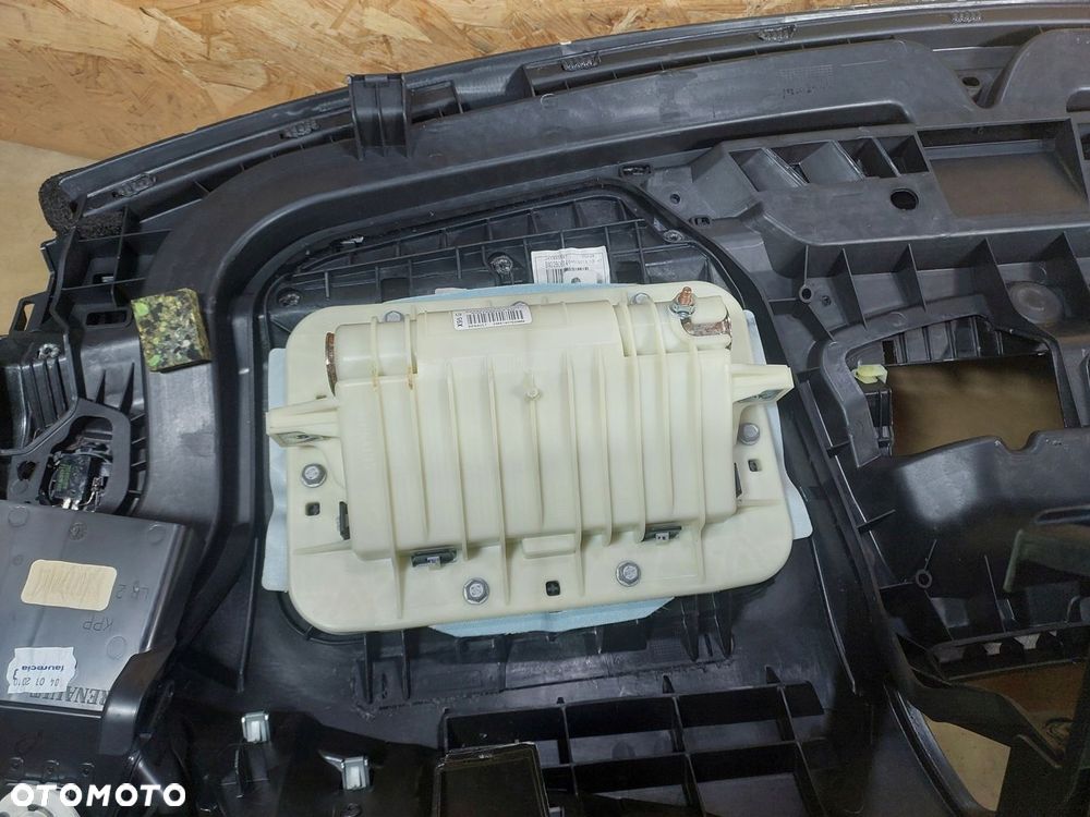 MEGANE III DESKA ROZDZIELCZA KONSOLA 5 DRZWI - 12