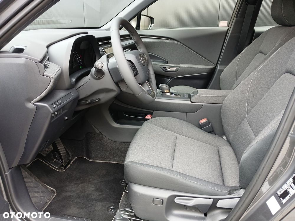 Lexus LBX 1.5 Hybrid - 10