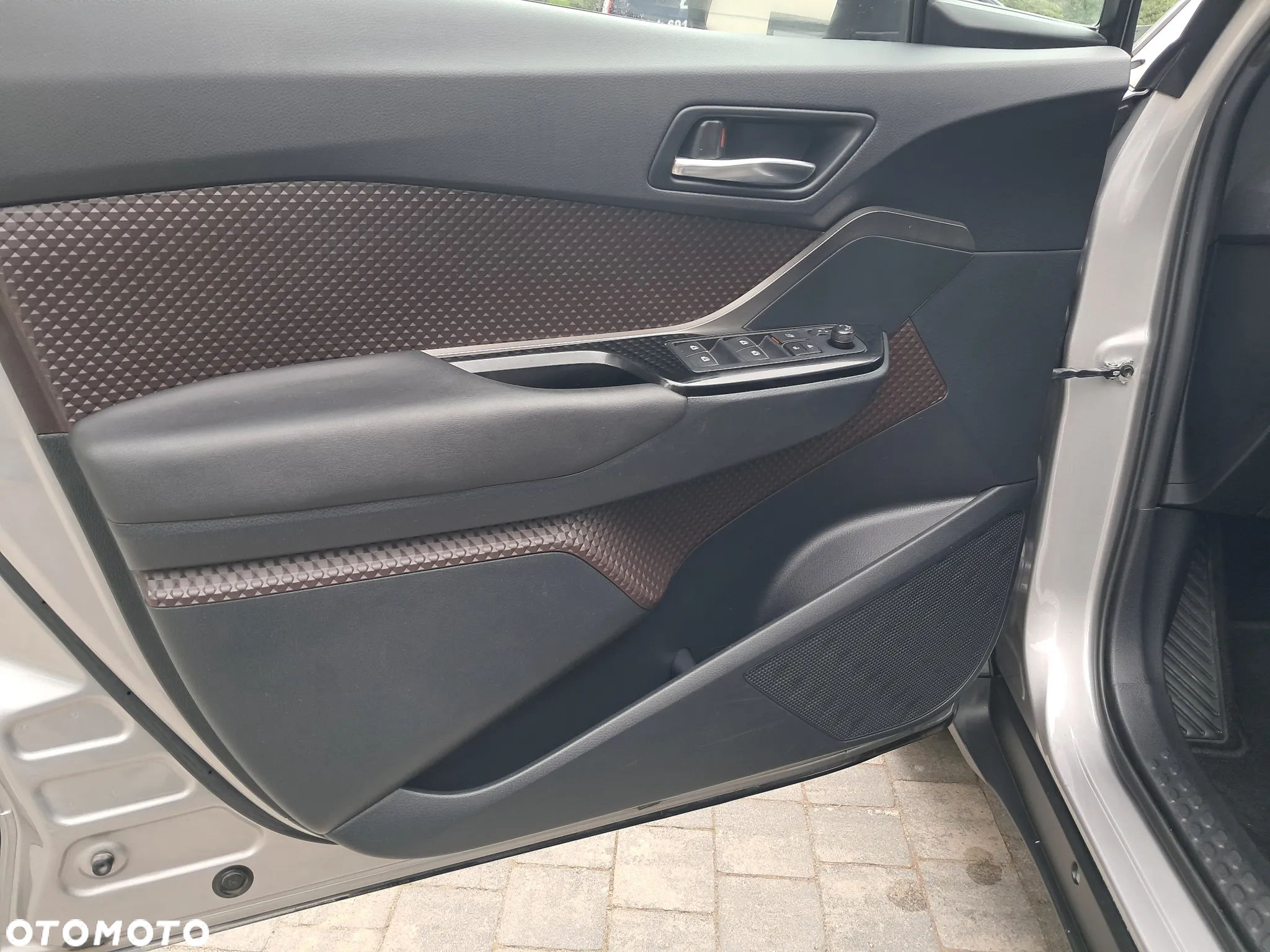 Toyota C-HR 1.8 Hybrid Premium - 25