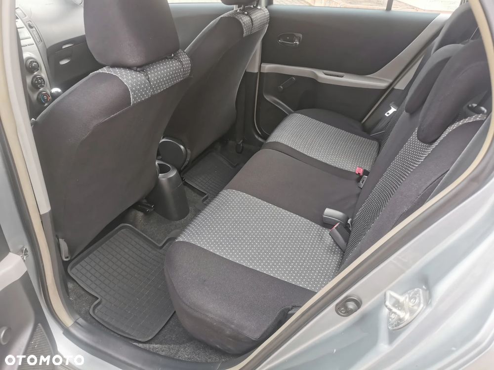 Toyota Yaris 1.4 D-4D Terra A/C - 8