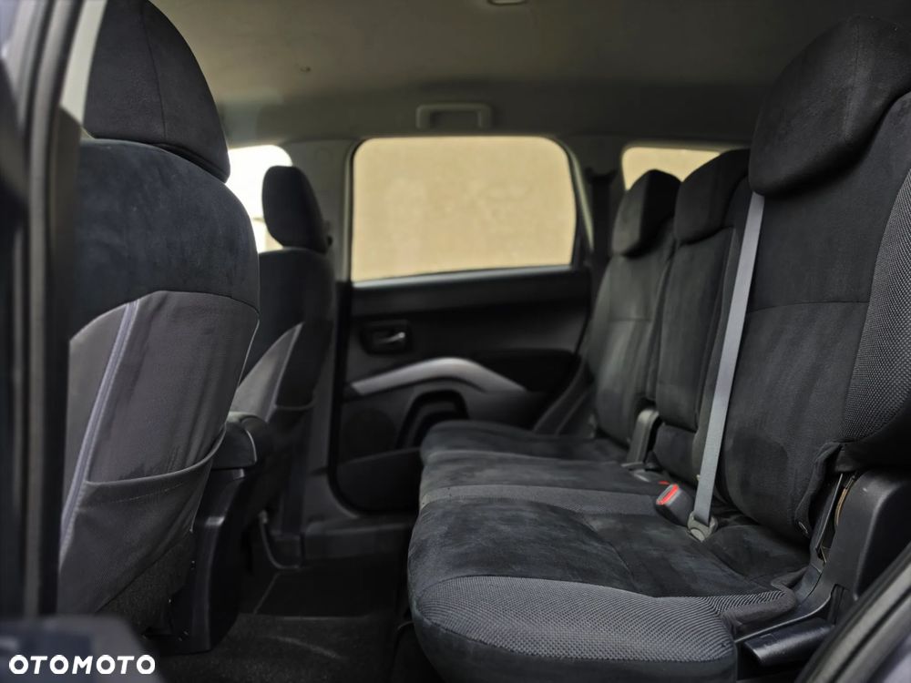 Mitsubishi Outlander - 15