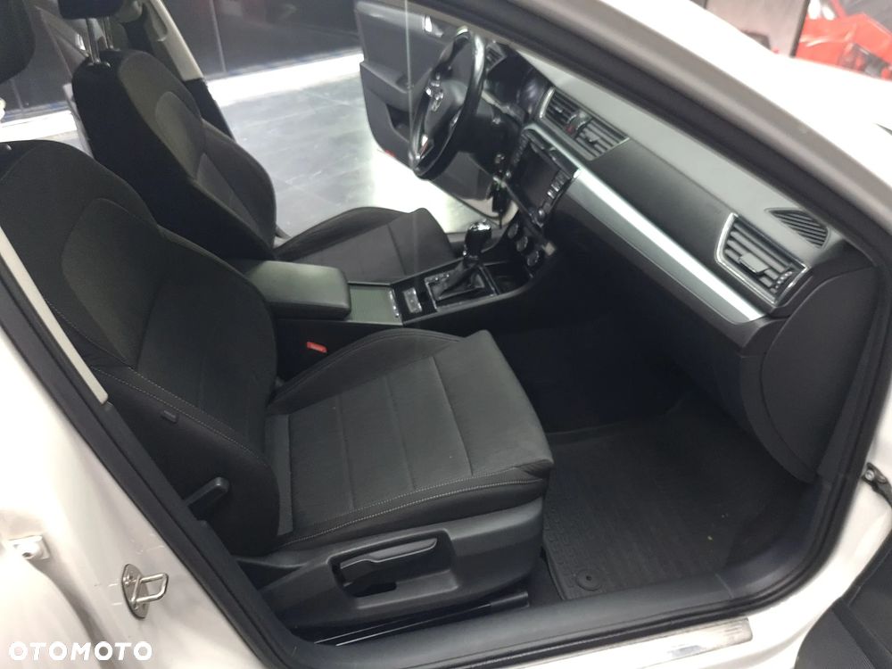Skoda Superb 2.0 TDI DSG Sportline - 25