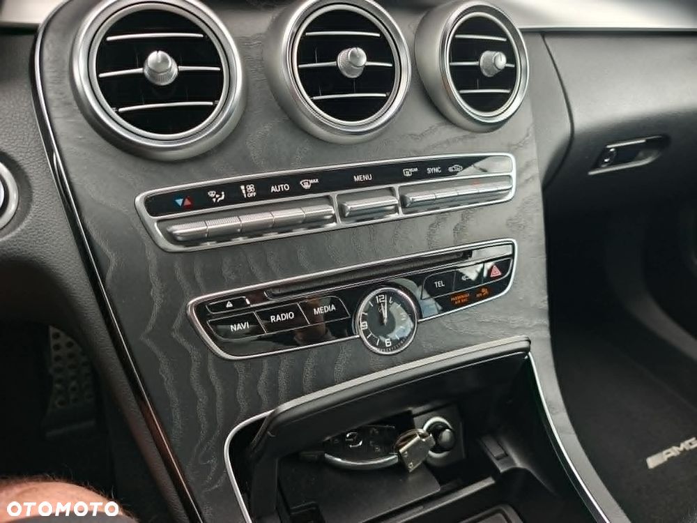 Mercedes-Benz Klasa C 180 (BlueTEC) d 7G-TRONIC AMG Line - 25