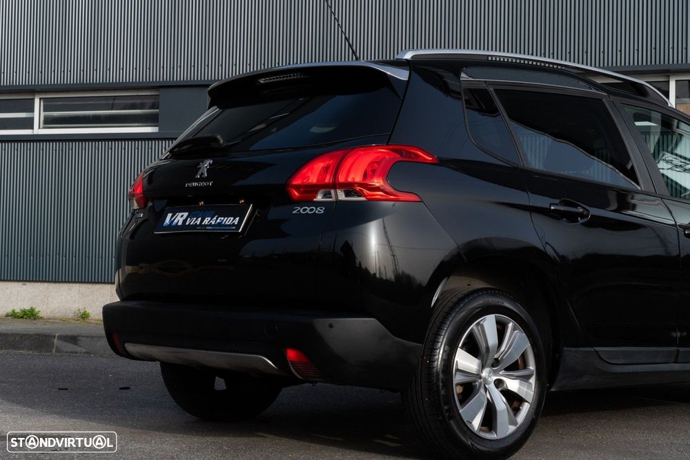 Peugeot 2008 1.2 PureTech Style - 32