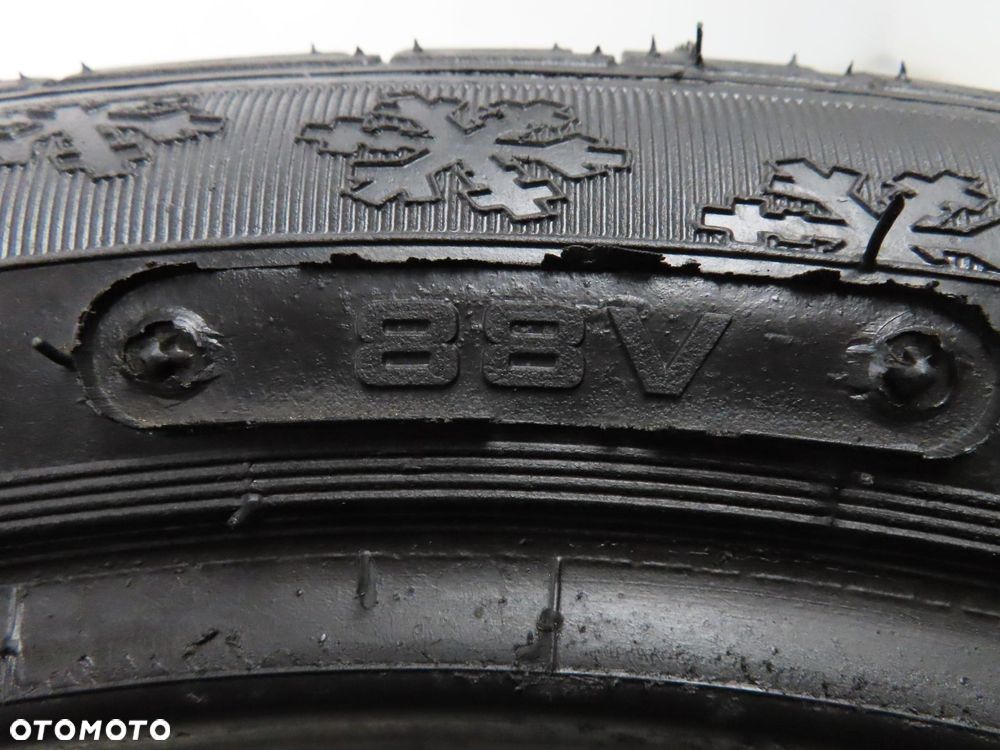 4x 225/40R18 OPONY ZIMOWE Profil Pro Snow 790 88V - 4
