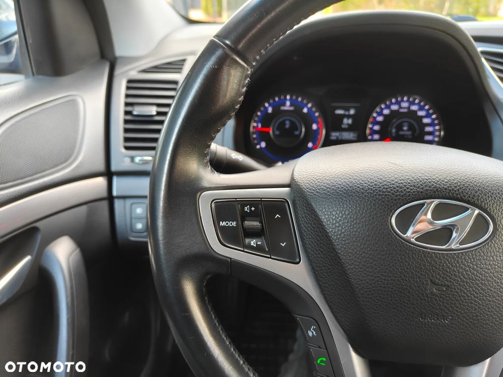 Hyundai i40 i40cw 1.7 CRDi Fifa World Cup Edition - 27