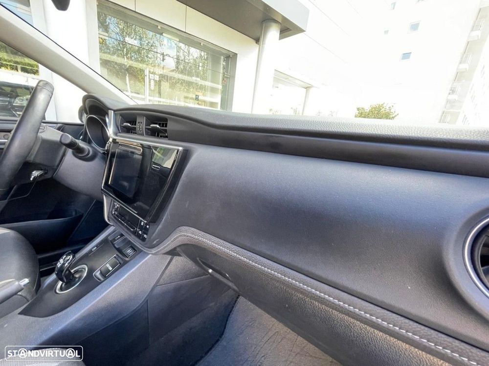 Toyota Auris 1.8 HSD Comfort +P.Techno+P.Sport - 13