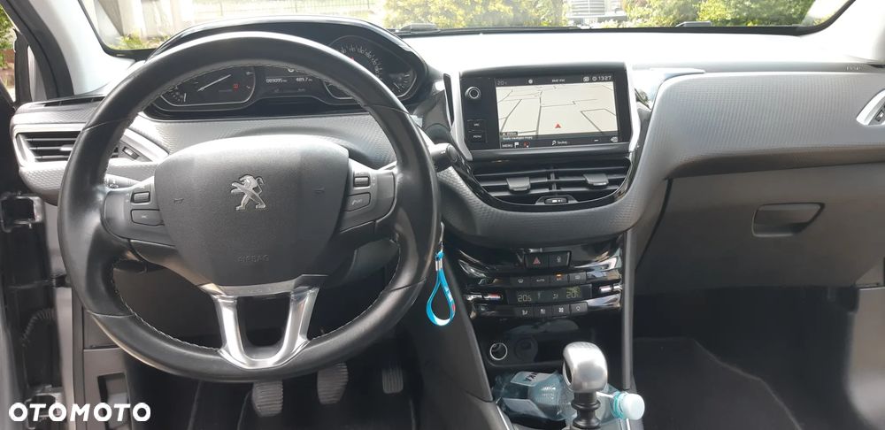 Peugeot 208 1.2 PureTech Allure S&S - 9
