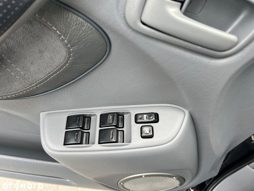 Toyota RAV4 2.0 VVT-i 4x4 - 38