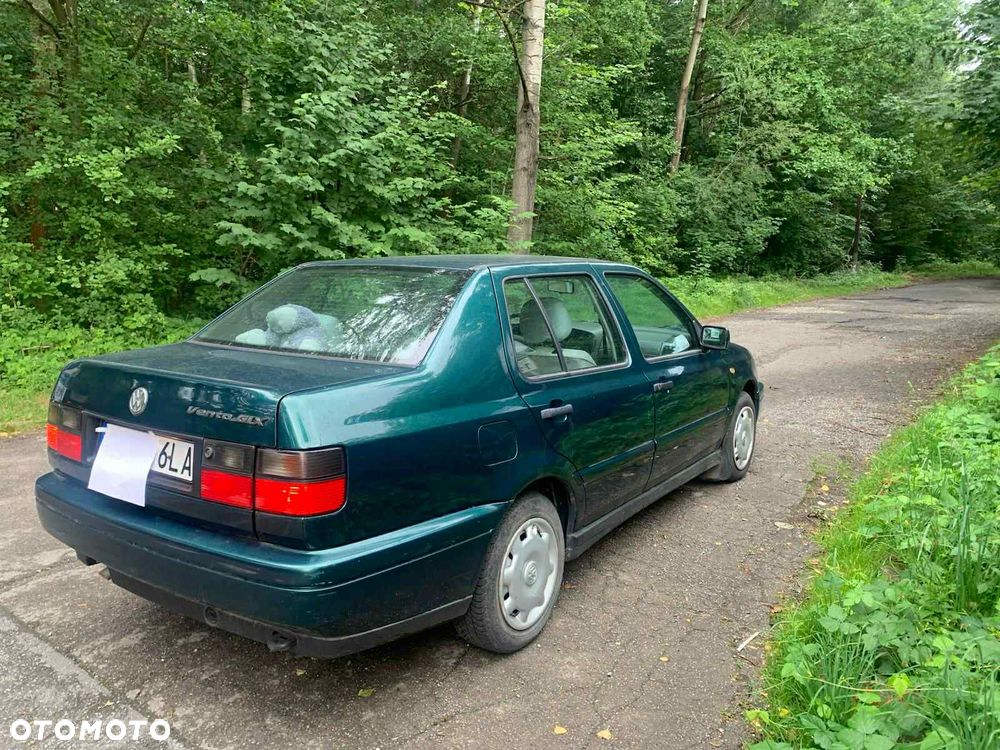 Volkswagen Vento - 4