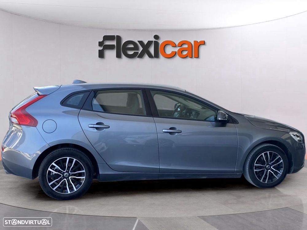 Volvo V40 2.0 D3 Momentum Geartronic - 8