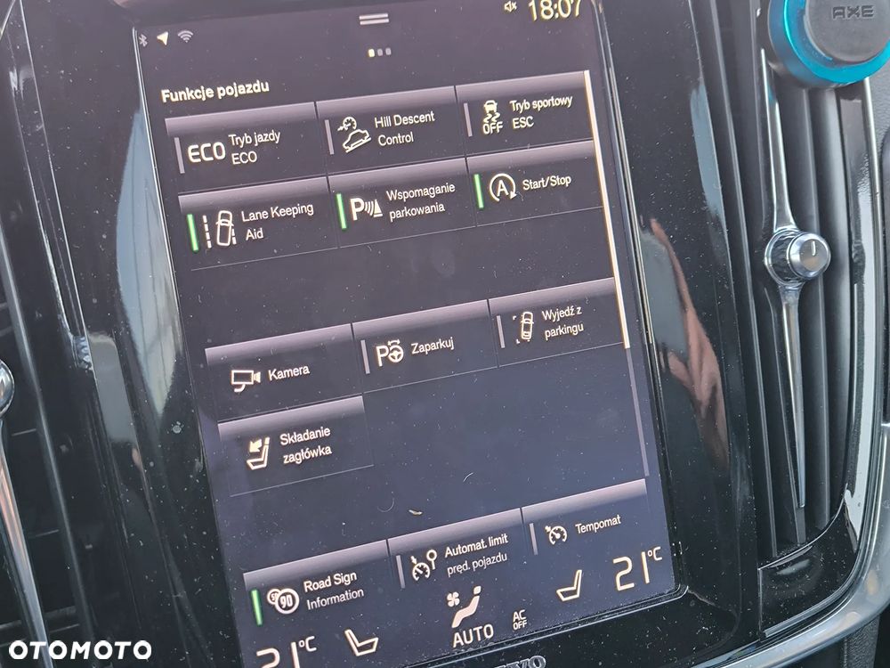 Volvo V90 Cross Country - 34