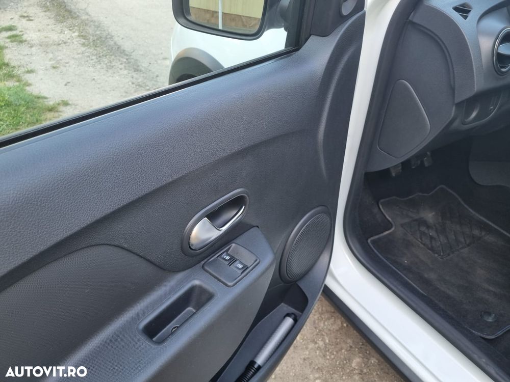 Dacia Sandero 0.9 90CP Stepway - 11