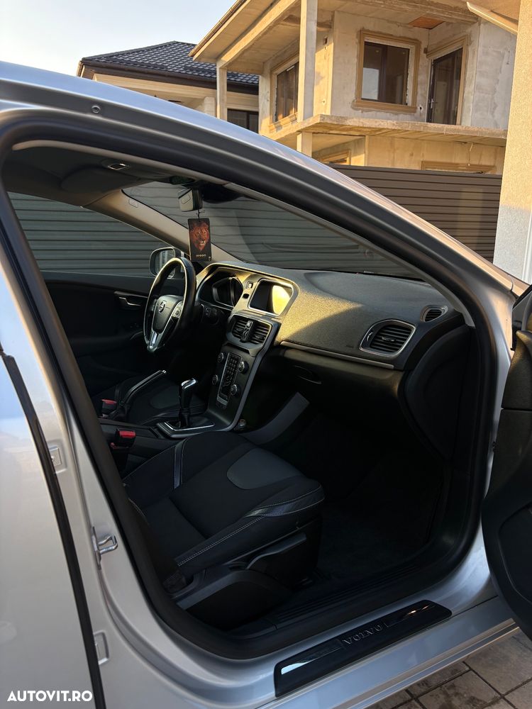 Volvo V40 D2 Basic - 12