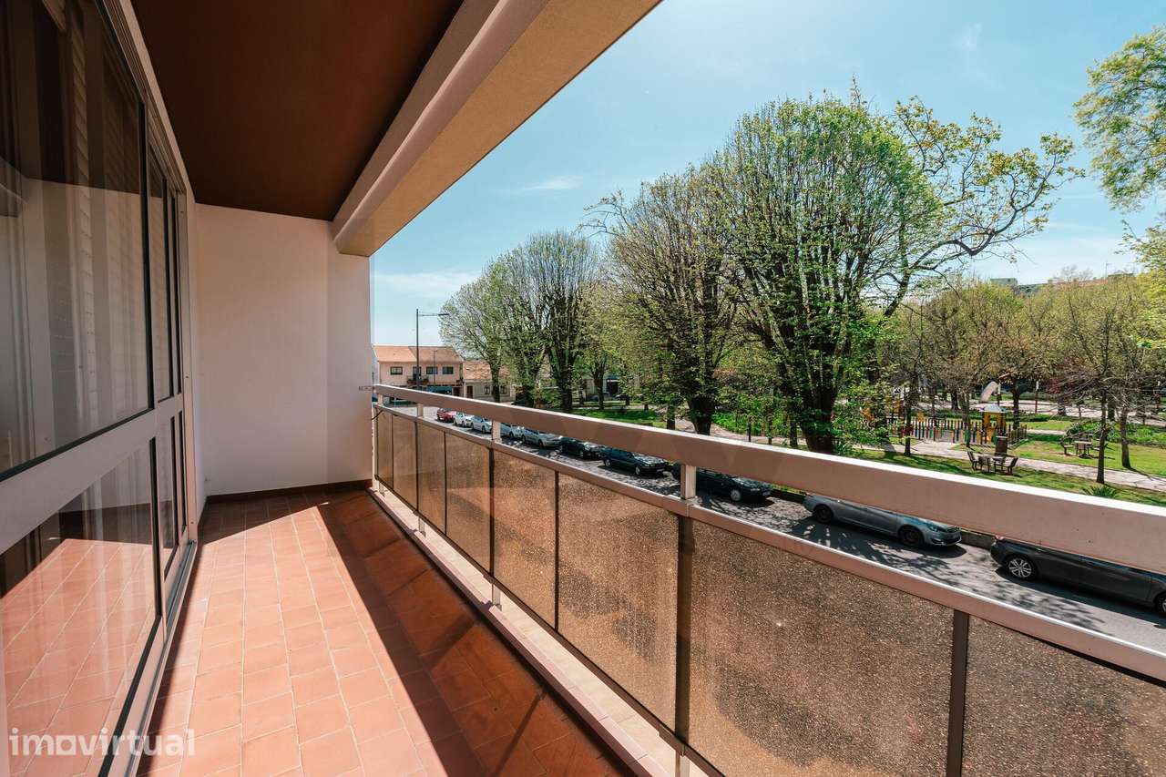 Apartamento T4 duplex com garagem no centro de Ovar, junto ao Largo Ga - Grande imagem: 3/36