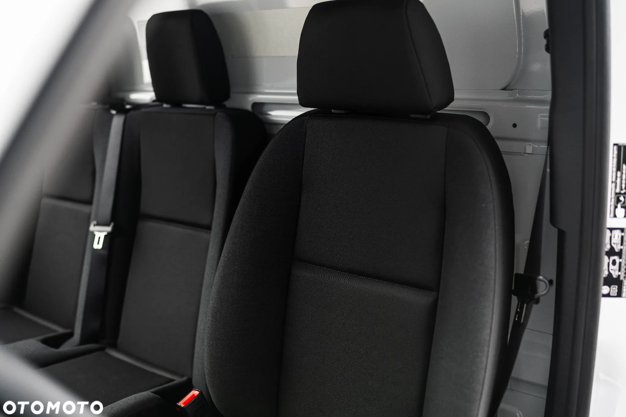 Mercedes-Benz Sprinter - 20