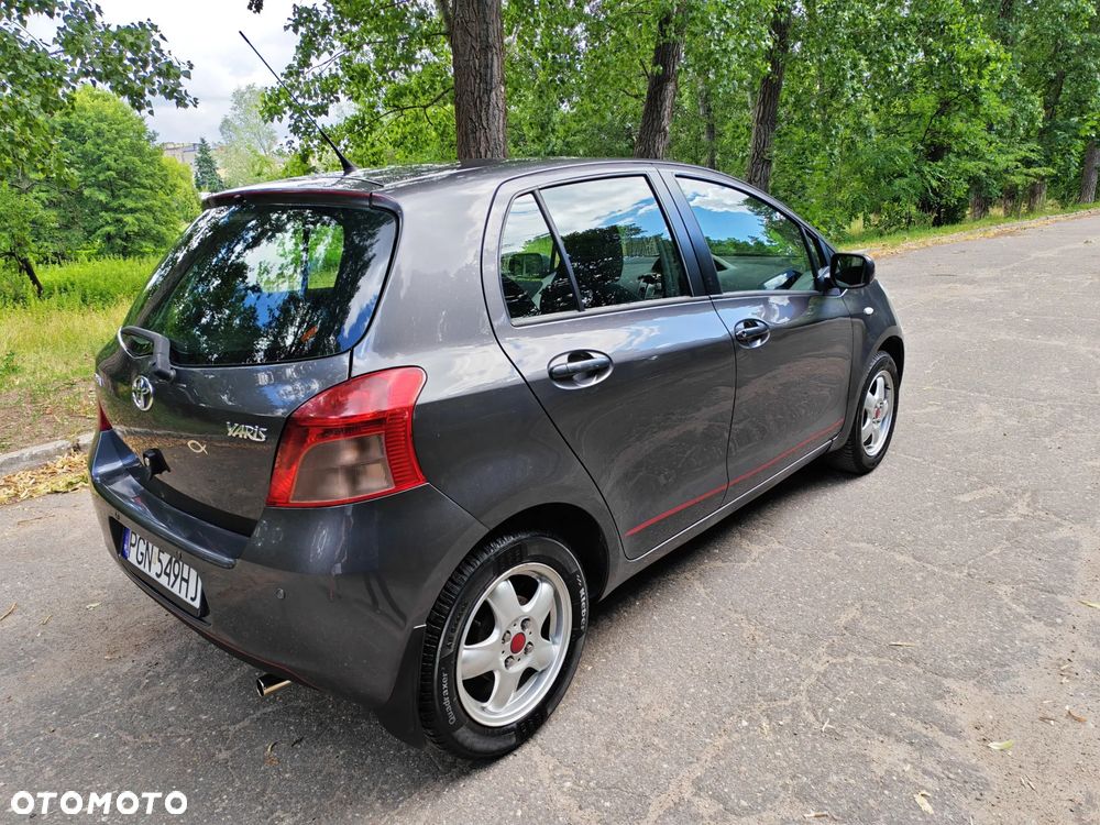 Toyota Yaris 1.0 VVT-i - 7