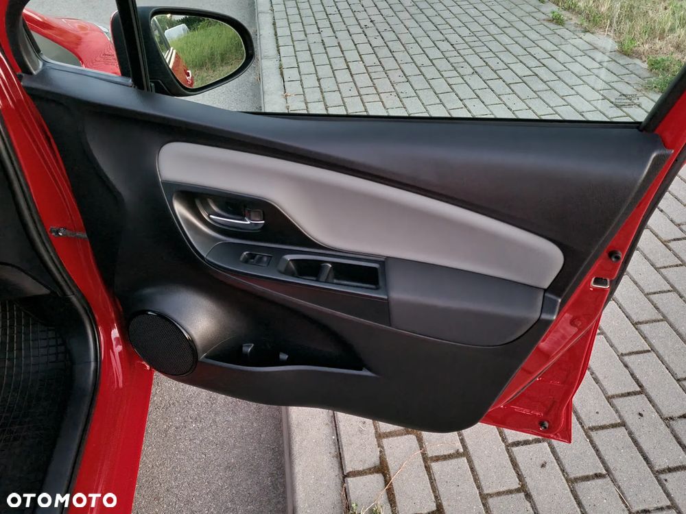 Toyota Yaris 1.5 Dynamic CVT - 11