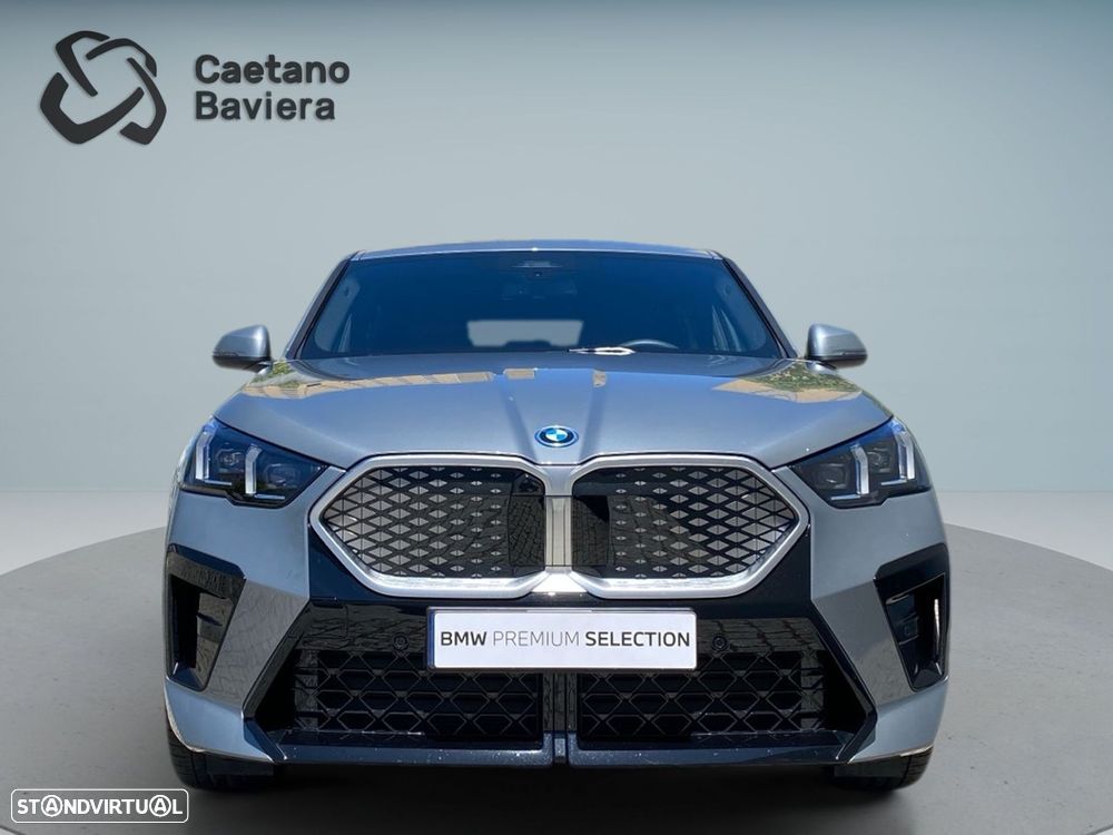 BMW iX2 eDrive20 Pack Desportivo M - 22