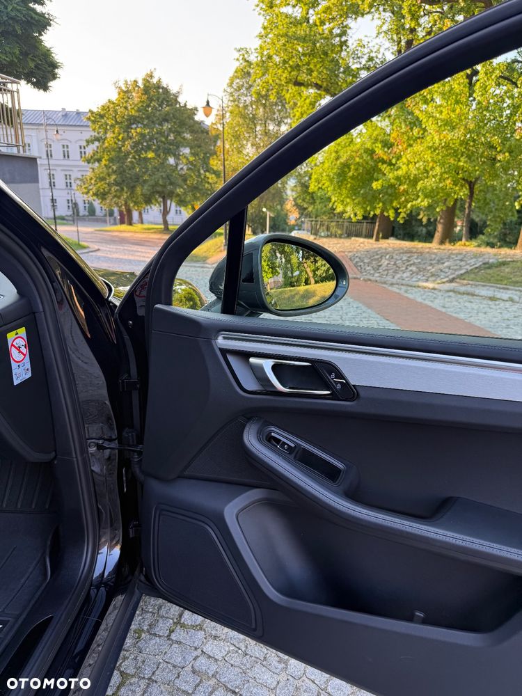 Porsche Macan T - 15