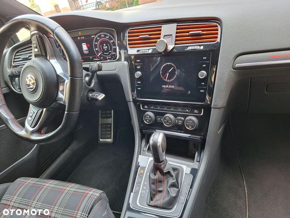 Volkswagen Golf - 14