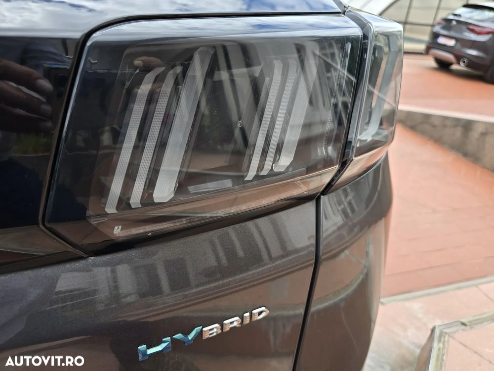 Peugeot 3008 Plug-In Hybrid4 300 e-EAT8 GT - 8