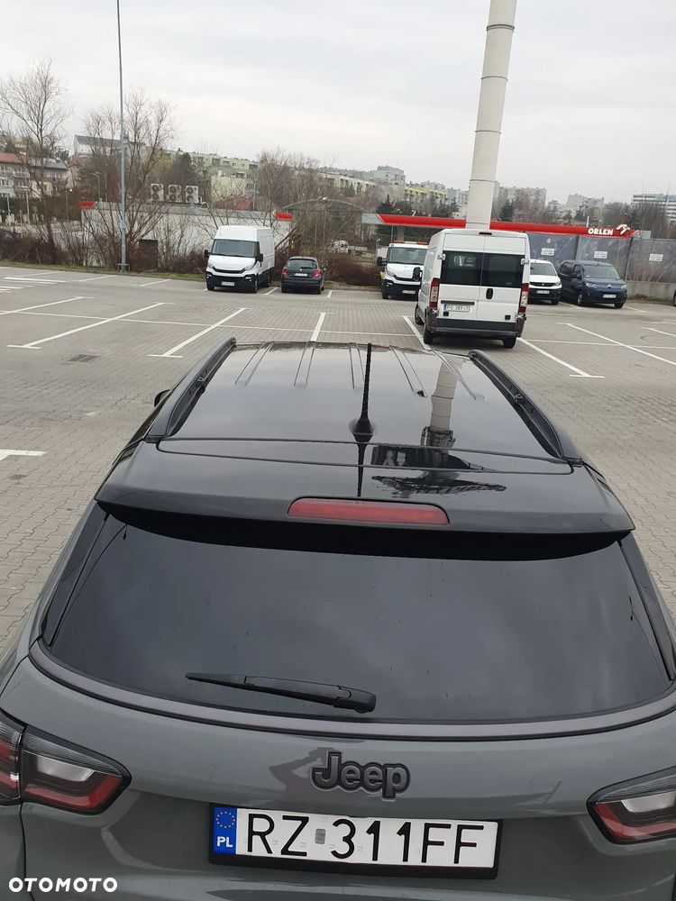 Jeep Compass - 36