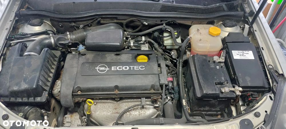 Opel Astra 1.6 Essentia - 8