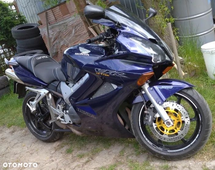Honda VFR - 2